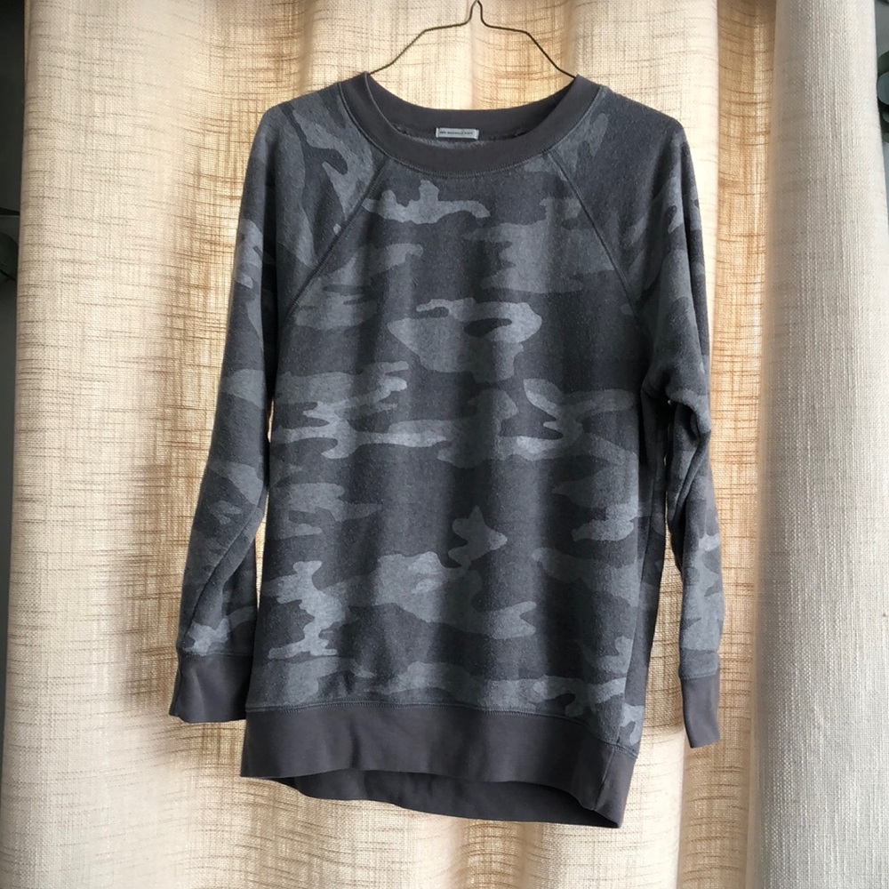 AE, Gray Camo Crew Sweatshirt, Size XS